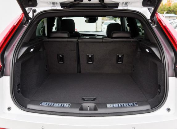 凯迪拉克XT4 2018款 28T 四驱领先型 车厢座椅   后备厢