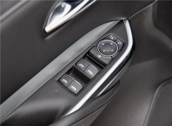 凯迪拉克XT4 2018款 28T 四驱领先型 车厢座椅   门窗控制