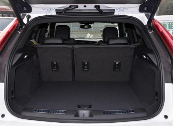 凯迪拉克XT4 2020款 28T 两驱领先型 车厢座椅   后备厢