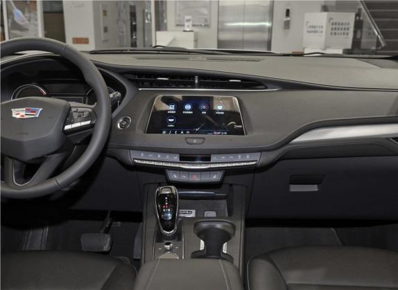 凯迪拉克XT4 2020款 改款 28T 两驱领先型 中控类   中控台