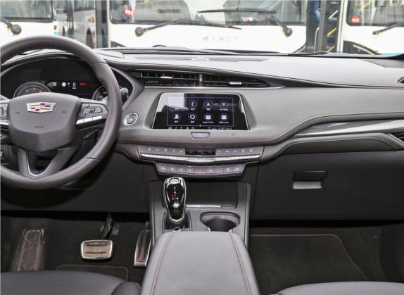 凯迪拉克XT4 2020款 改款 28T 四驱铂金运动版 中控类   中控台