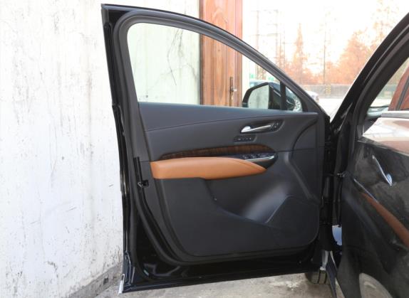 凯迪拉克XT4 2022款 28T 两驱尊贵型 车厢座椅   前门板