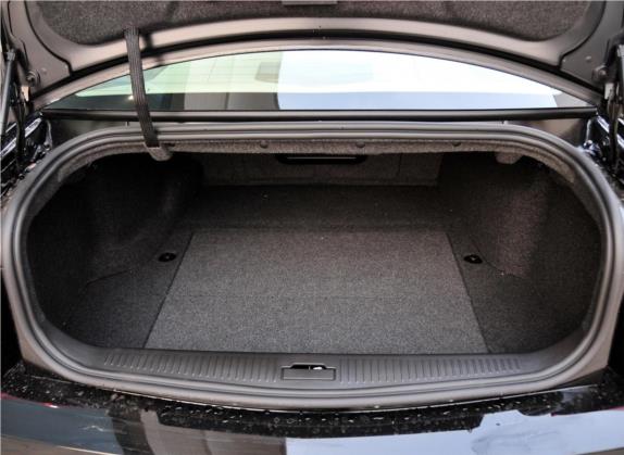 SLS赛威 2012款 2.0T 舒适型 车厢座椅   后备厢