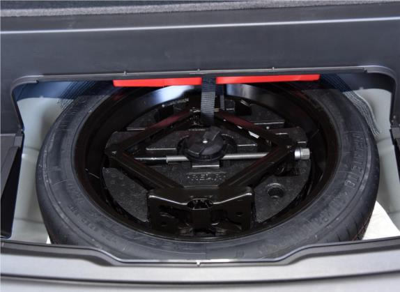 凯迪拉克XT6 2020款 28T 六座四驱铂金运动版 其他细节类   备胎