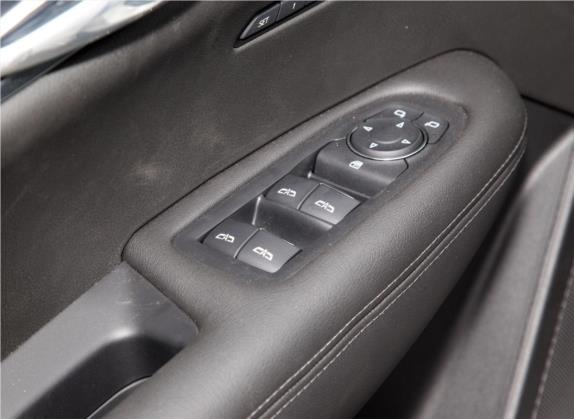 凯迪拉克XT6 2020款 28T 七座四驱风尚型 车厢座椅   门窗控制