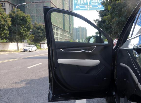 凯迪拉克XT6 2020款 28T 六座豪华运动型至享安全版 车厢座椅   前门板