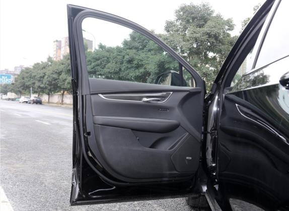 凯迪拉克XT6 2020款 28T 七座豪华运动型至享安全版 车厢座椅   前门板