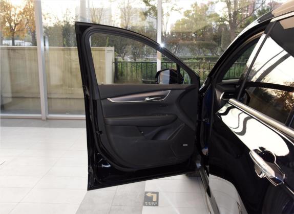 凯迪拉克XT6 2021款 28T 六座四驱风尚型 车厢座椅   前门板