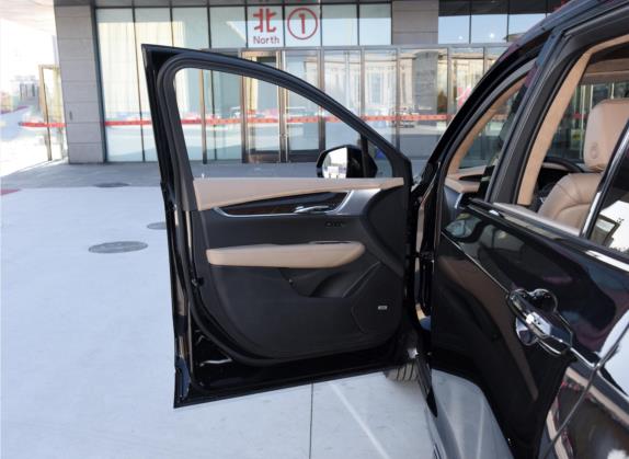 凯迪拉克XT6 2021款 28T 六座四驱铂金运动版 车厢座椅   前门板