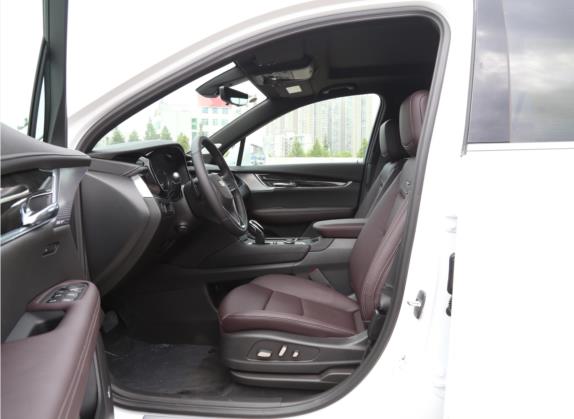 凯迪拉克XT6 2022款 2.0T 七座四驱豪华型 车厢座椅   前排空间