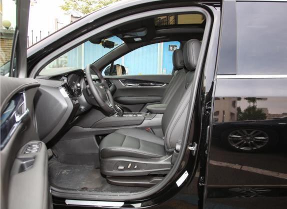 凯迪拉克XT6 2022款 2.0T 七座四驱豪华型标准版 车厢座椅   前排空间