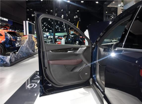 凯迪拉克XT6 2022款 2.0T 七座四驱豪华120周年限量版 车厢座椅   前门板