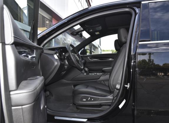 凯迪拉克XT6 2022款 2.0T 六座四驱豪华120周年限量版 车厢座椅   前排空间