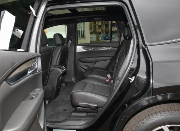 凯迪拉克XT6 2022款 2.0T 六座四驱尊贵120周年限量版 车厢座椅   后排空间