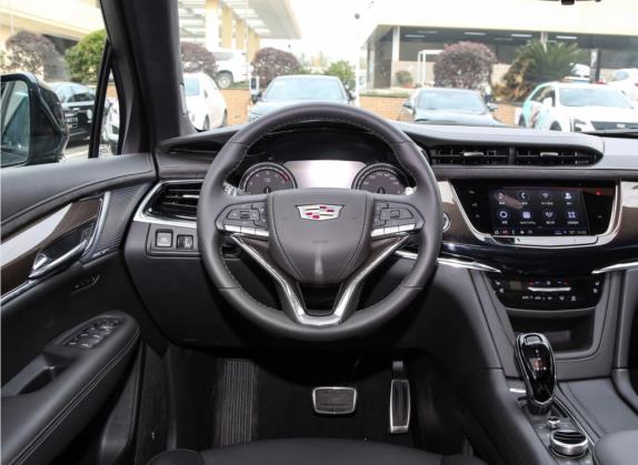 凯迪拉克XT6 2022款 2.0T 六座四驱铂金120周年限量版 中控类   驾驶位