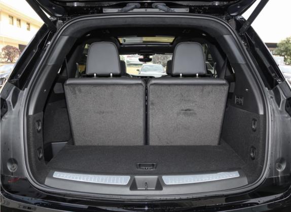 凯迪拉克XT6 2022款 2.0T 六座四驱铂金120周年限量版 车厢座椅   后备厢
