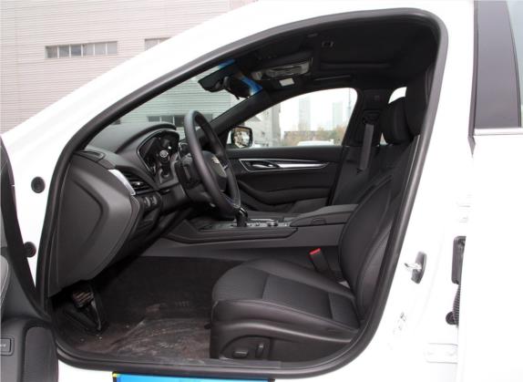 凯迪拉克CT5 2020款 28T 技术型 车厢座椅   前排空间
