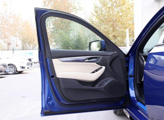 凯迪拉克CT5 2020款 28T 时尚运动型 车厢座椅   前门板