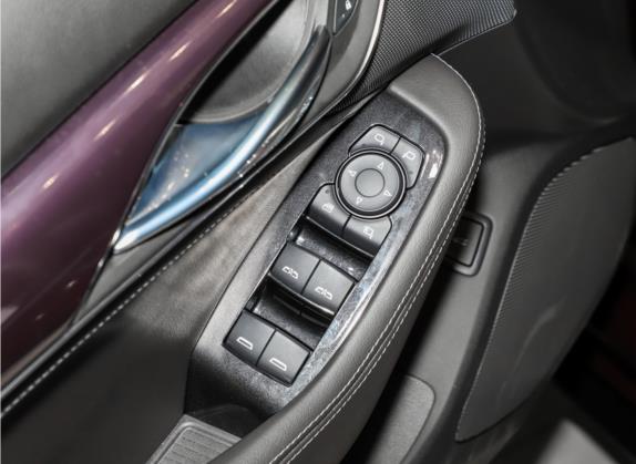 凯迪拉克CT5 2021款 28T 时尚运动型 车厢座椅   门窗控制