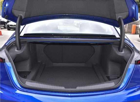 凯迪拉克CT5 2022款 28T 豪华型（标准版） 车厢座椅   后备厢