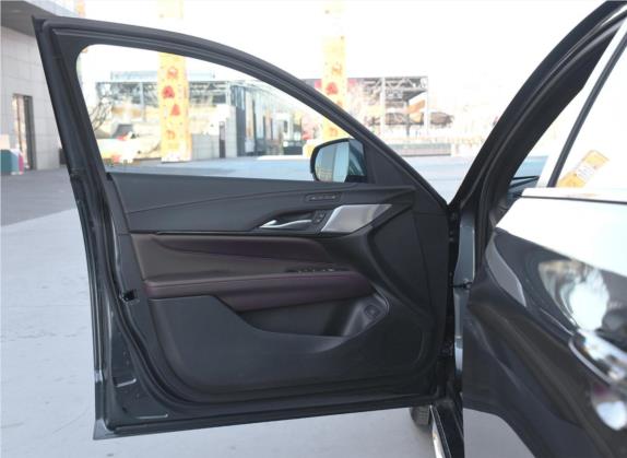 凯迪拉克CT4 2021款 28T 尊贵型 车厢座椅   前门板