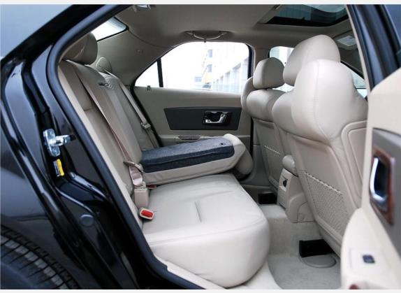 凯迪拉克CTS 2006款 2.8 豪华型 车厢座椅   后排空间