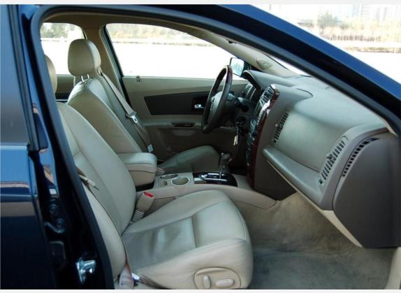 凯迪拉克CTS 2006款 3.6 高性能运动型 车厢座椅   前排空间