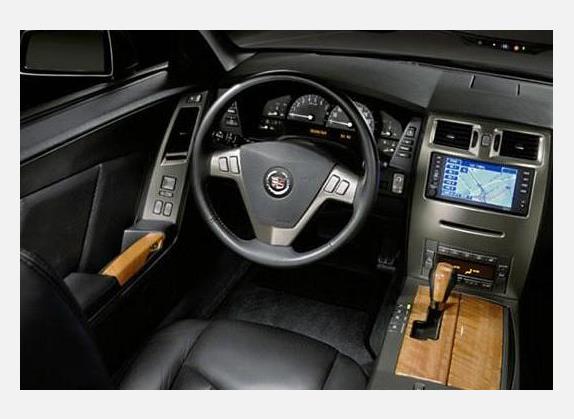 凯迪拉克XLR 2005款 4.6 中控类   驾驶位