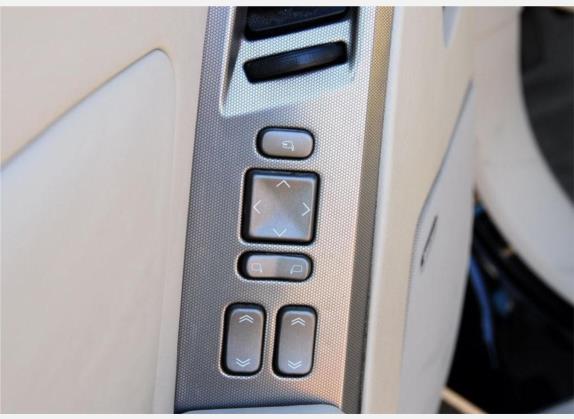 凯迪拉克XLR 2005款 4.6 车厢座椅   门窗控制