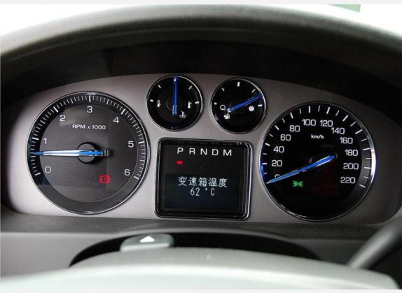 凯雷德ESCALADE 2007款 6.2 AWD 中控类   仪表盘