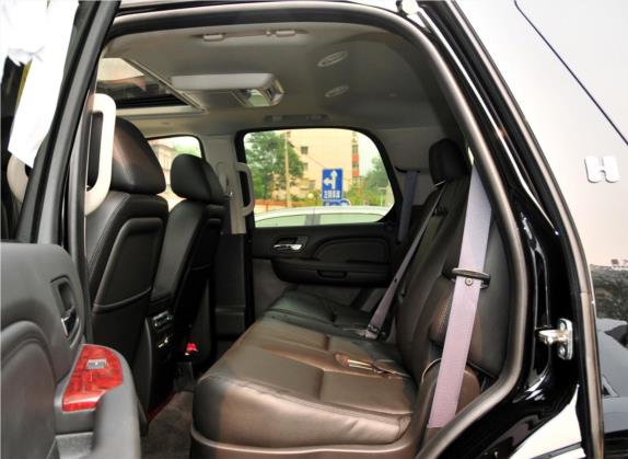 凯雷德ESCALADE 2010款 6.0 Hybrid 车厢座椅   后排空间