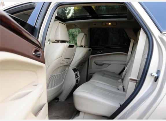 凯迪拉克SRX 2010款 3.0L 旗舰版 车厢座椅   后排空间