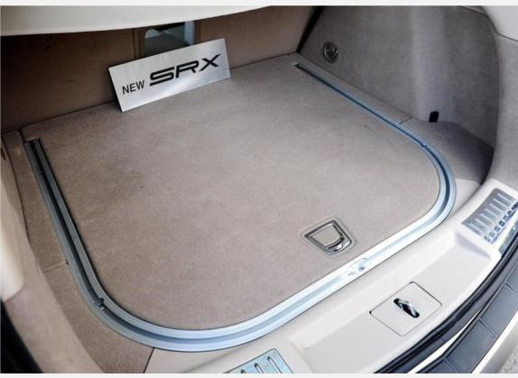 凯迪拉克SRX 2010款 3.0L 旗舰版 车厢座椅   后备厢