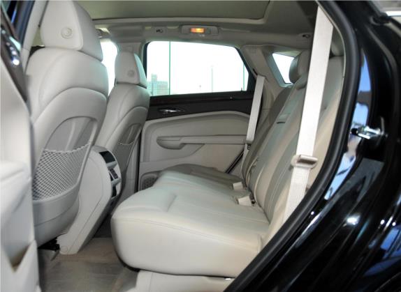 凯迪拉克SRX 2011款 3.0L 豪华型 车厢座椅   后排空间
