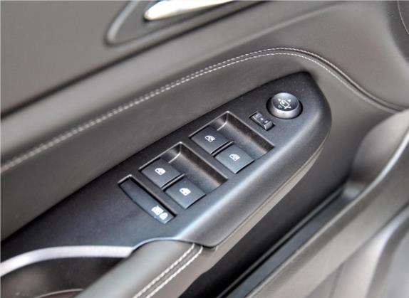 凯迪拉克SRX 2013款 3.0L 领先型 车厢座椅   门窗控制