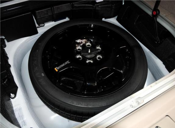 凯迪拉克SRX 2014款 3.0L 旗舰型 其他细节类   备胎