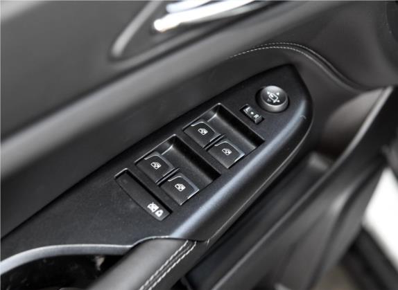 凯迪拉克SRX 2015款 3.0L 精英型 车厢座椅   门窗控制