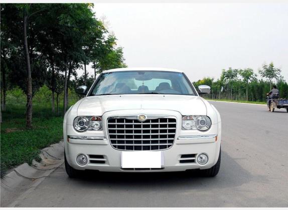 克莱斯勒300C 2006款 2.7L 豪华版 外观   正前