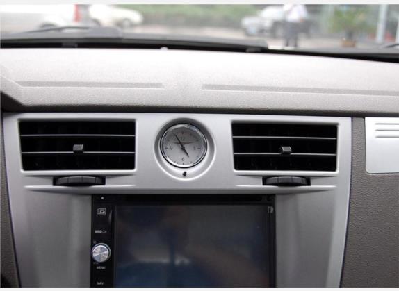 铂锐 2008款 2.0L 舒适型 中控类   中控台