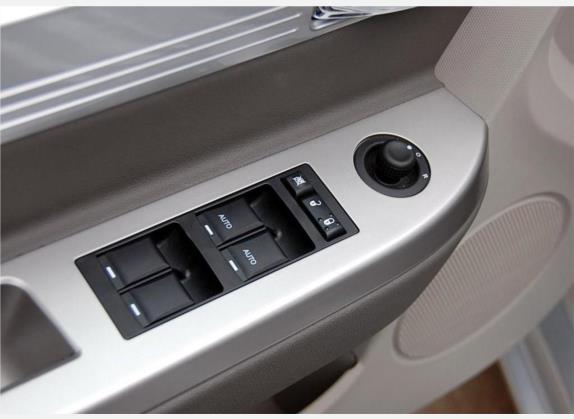 铂锐 2008款 2.0L 舒适型 车厢座椅   门窗控制
