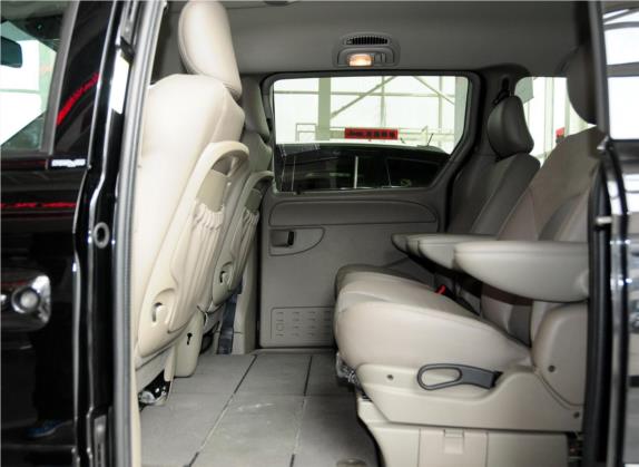 大捷龙 2012款 3.0L 豪华版 车厢座椅   后排空间
