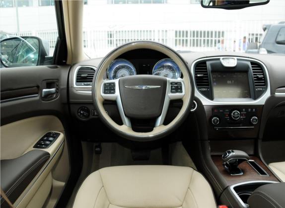 克莱斯勒300C(进口) 2012款 3.6L 豪华版 中控类   驾驶位