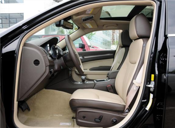 克莱斯勒300C(进口) 2012款 3.6L 豪华版 车厢座椅   前排空间
