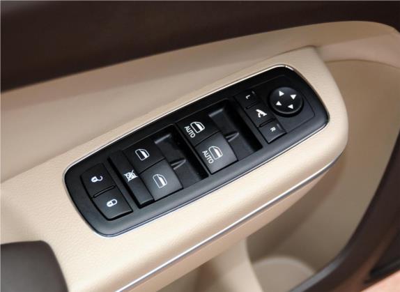 克莱斯勒300C(进口) 2012款 3.6L 豪华版 车厢座椅   门窗控制