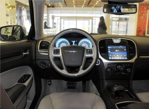 克莱斯勒300C(进口) 2013款 3.6L 尊享版 中控类   驾驶位