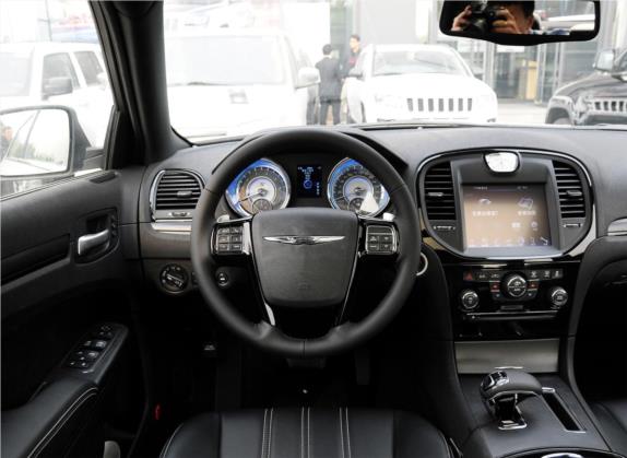 克莱斯勒300C(进口) 2013款 3.6L S锋尚版 中控类   驾驶位