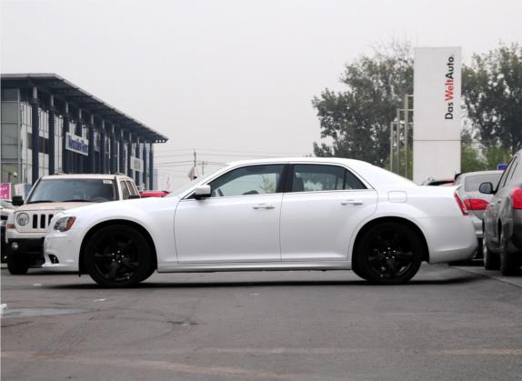 克莱斯勒300C(进口) 2013款 3.6L S锋尚版 外观   正侧