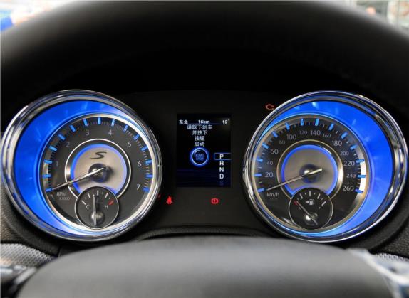 克莱斯勒300C(进口) 2013款 3.6L S锋尚版 中控类   仪表盘