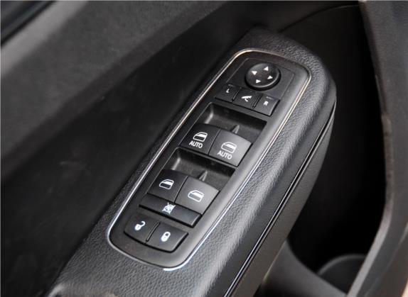 克莱斯勒300C(进口) 2013款 3.6L S锋尚版 车厢座椅   门窗控制