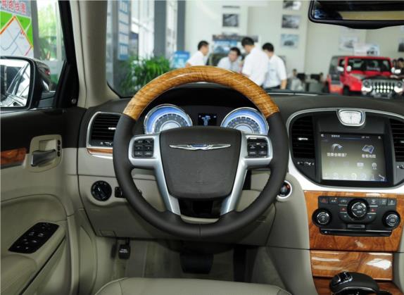 克莱斯勒300C(进口) 2013款 3.6L 尊适版 中控类   驾驶位